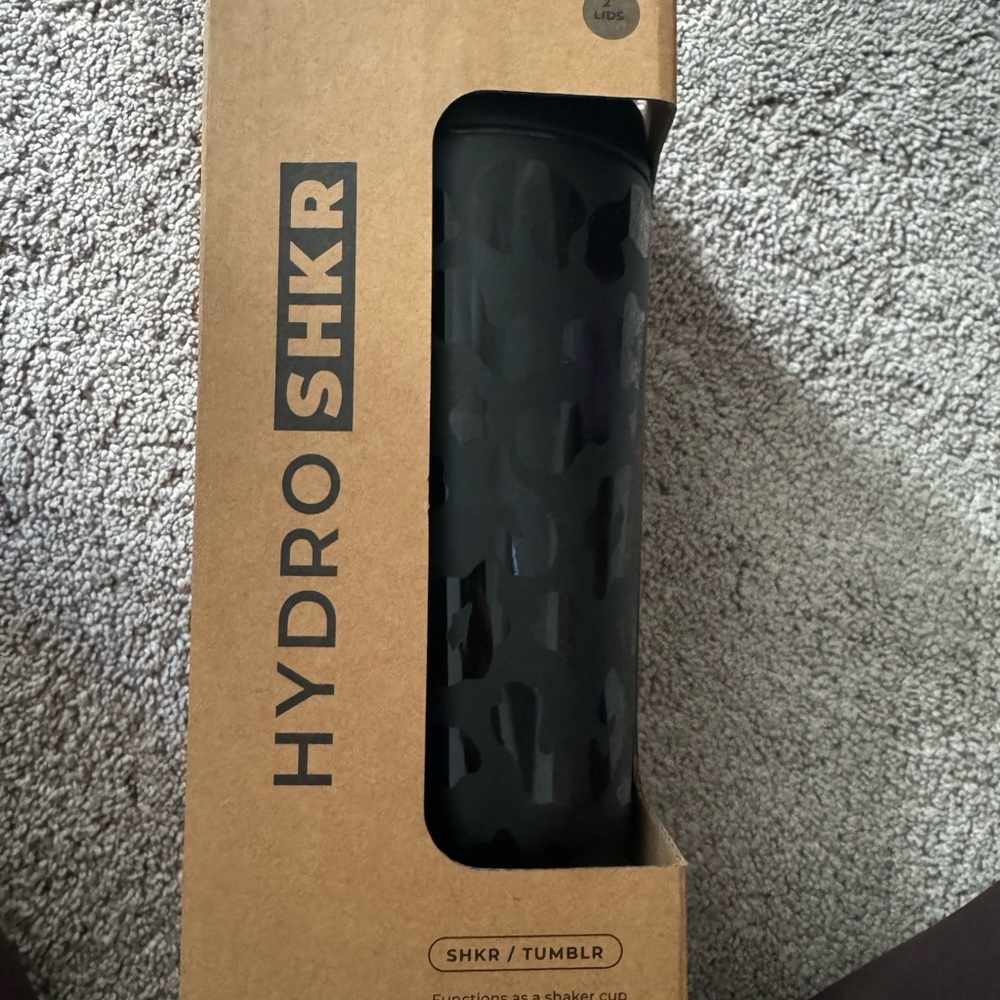 Hydro SHKR Black cheetah Tumbler